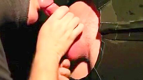 19-yr-old str8 guy`s first gloryhole BJ