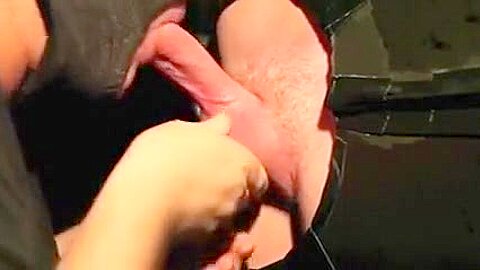 19-yr-old str8 guy`s first gloryhole BJ