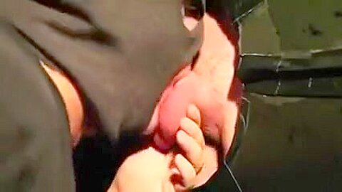 19-yr-old str8 guy`s first gloryhole BJ