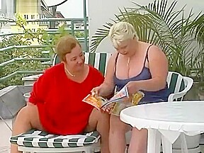 2 mature BBWs