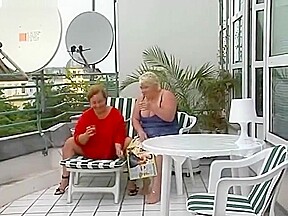 2 mature BBWs
