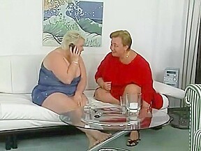 2 mature BBWs