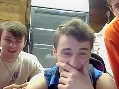 3 Beautiful Friends Show Their Round Asses On Cam