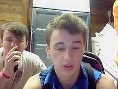 3 Beautiful Friends Show Their Round Asses On Cam