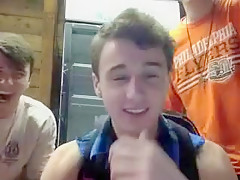 3 Beautiful Friends Show Their Round Asses On Cam