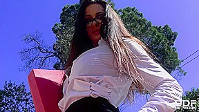 A Manager's Advantage: Fucking The Secretary Under The Sun - PornWorld