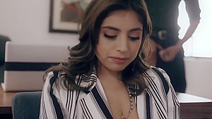 Alex Jones manipulates Ella Knox into with him