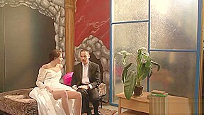 Alysha Leigh gives a harsh handjob