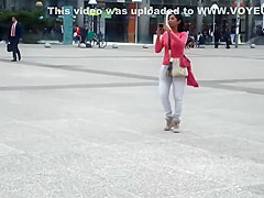 Asian tourist got a nice butt crack