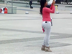 Asian tourist got a nice butt crack