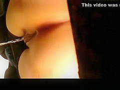 Asian woman with nice pussy pissing