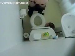 Ass crack caught on the