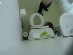 Ass crack caught on the