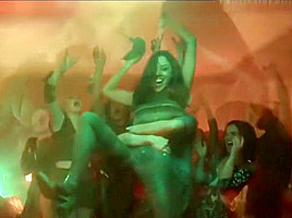 Aubrey Plaza & Vanessa Dubasso Lesbian Scene in Legion on ScandalPlanetCom