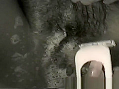 BIG ASS TITS,BIG BOOTY MILF STARTS SHAVING HER HAIRY PUSSY WITH BIG CLIT