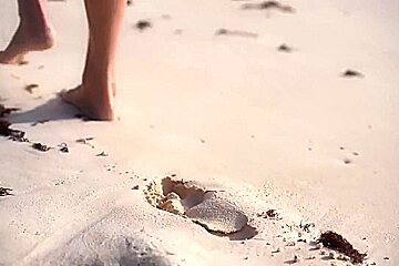 Beach Yoga Poses You Can Use To Attract Women