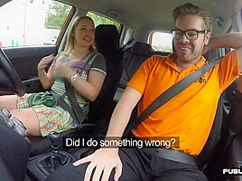 Bigass slut fucked outdoor in car by instructor in public