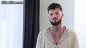 Bisex ass fuckers fill female pussy in threesome fuck
