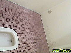 Bizarre Asian Young Babe Peeing