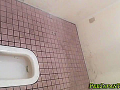 Bizarre Asian Young Babe Peeing