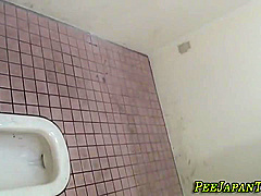 Bizarre Asian Young Babe Peeing