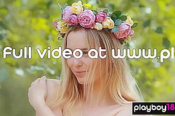 Blond Hair Darling Shows Her Vagina During A Picnic