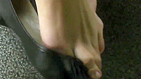 Blonde Chick Shoeplay Tease (Idk if staged or not)