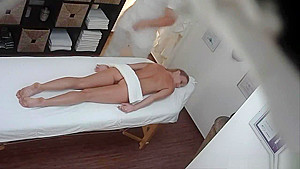 Blonde gets fucked during the massage