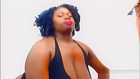 Bootylicious black BUSTYDIVADD masturbates her hairy pussy