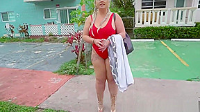 Borderline BBW babe excels in vehicular cowgirl riding