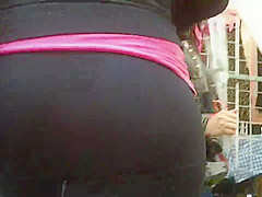 CULOTE EN LICRA EN EL MERCADO (CAMARA LENTA)