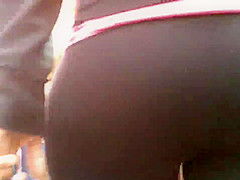 CULOTE EN LICRA EN EL MERCADO (CAMARA LENTA)