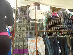 CULOTE EN LICRA EN EL MERCADO (CAMARA LENTA)