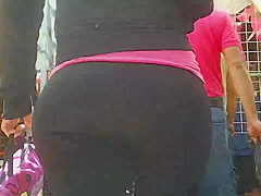 CULOTE EN LICRA EN EL MERCADO (CAMARA LENTA)