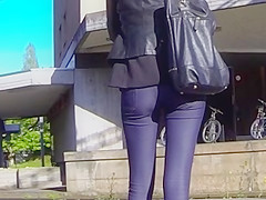 Candid - Young Blonde Babe In Tight Jeans