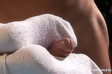 Carmen Gives One Blowjob While Shes Gets Cunnili