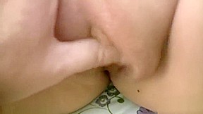Chunky amateur playing with her dildo