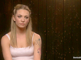 Claire Adams vs Dahlia Sky