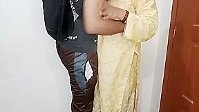 College student 18+ Ne Apni Hot Indian Female Teacher Ko Choda With Hindi Audio