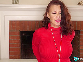 Cora explores her butthole - 40SomethingMag