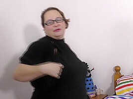 Curvy Mature Bbw Playing With Herself - MatureNL