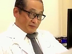 Delicious Wife undergoes treatment of the perverted doctor SEE Complete: https://won pe/5pQyY5
