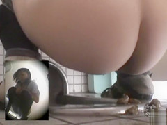 Desperate Asian women caught pooping in the public WC