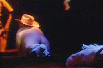 Deux coquines lesbiennes en chaleur dans un film sexuel vintage