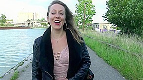 Emmanuelle, 28, croupier in a casino!