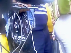 Encoxada en desfile, arrimon en desfile