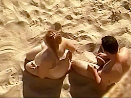 Estrangeiro - Couple, that big butt fuck in beach
