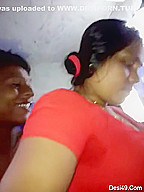 Exclusive- Desi Randi Bhabhi Showing Her Boobs