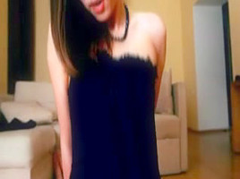 (FEMDOM) Hairy brunette