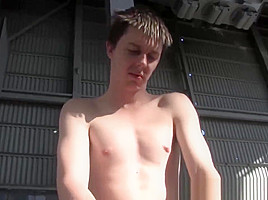 Fingered aussie amateur